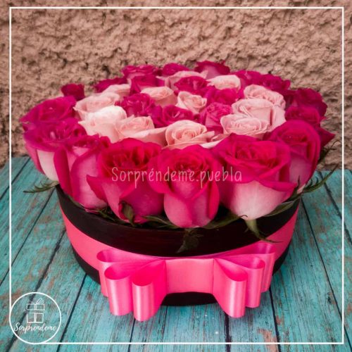 Alternative view of Caja circular con 36 rosas