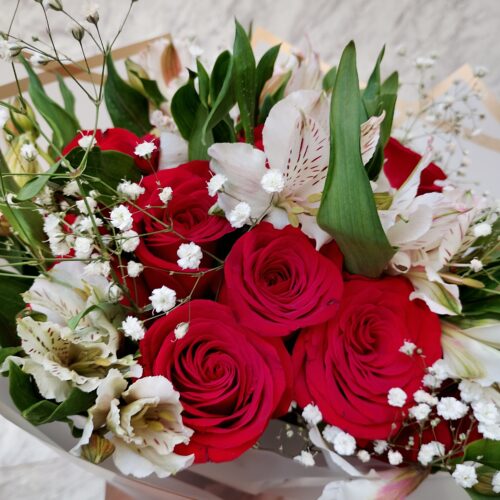 Alternative view of Arreglos floral 18 rosas
