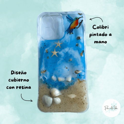Funda de Resina Océano Vivo: Colibrí Pintado a Mano con Arena y Corales Naturales